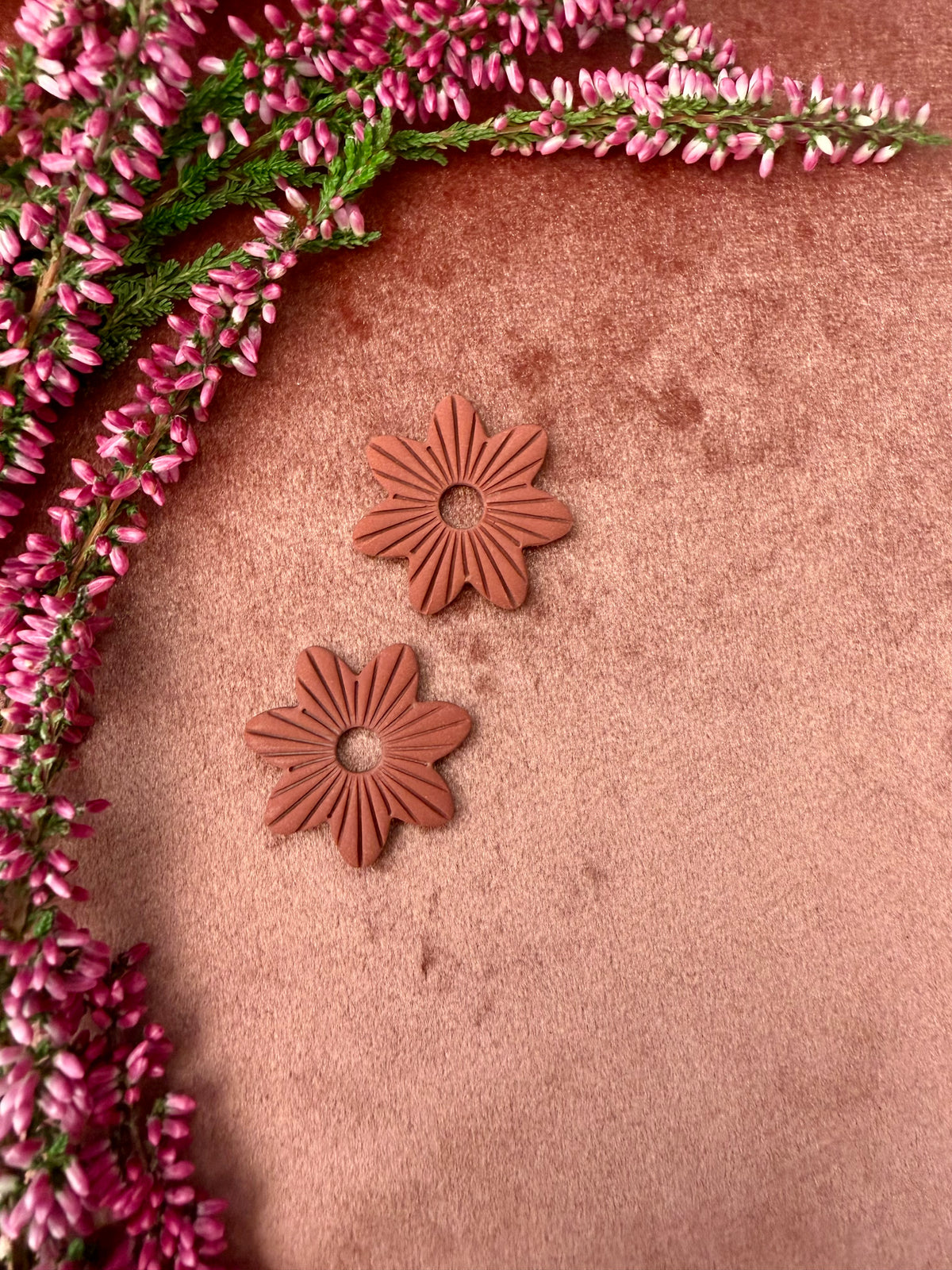 Fiore striper · Dyp terracotta