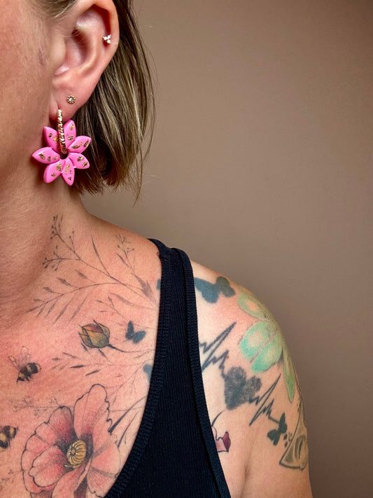 Fiore stor med gullflak · Hot pink