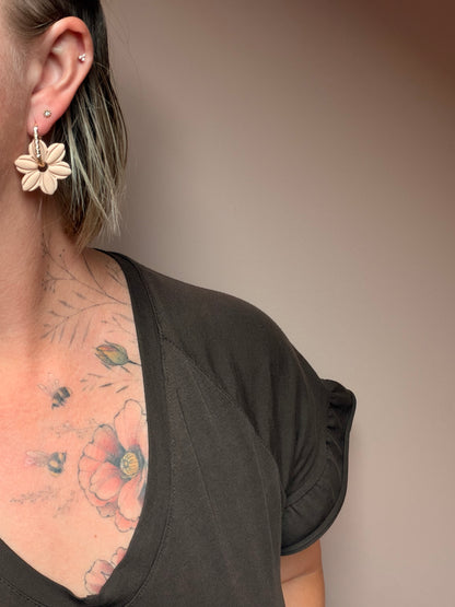 Flora · Beige